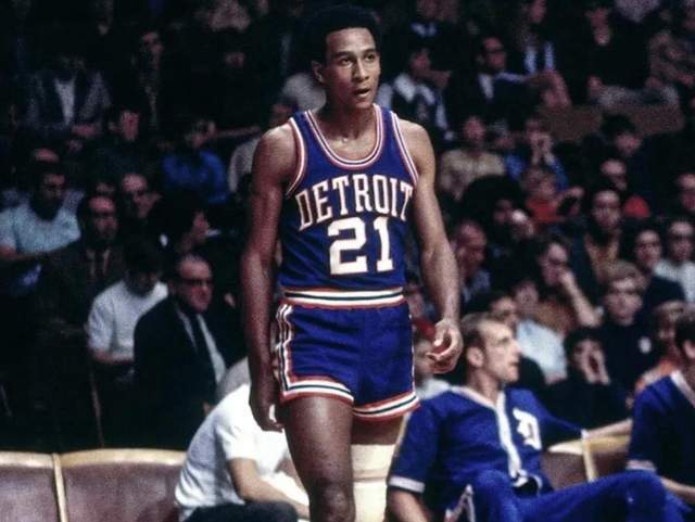 的比赛中屡 的比赛中屡