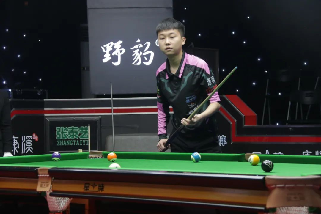 许多足球爱 许多足球爱