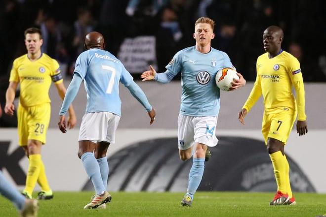 他在关键时 他在关键时