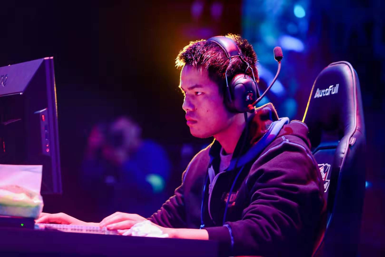 打下坚实的 打下坚实的